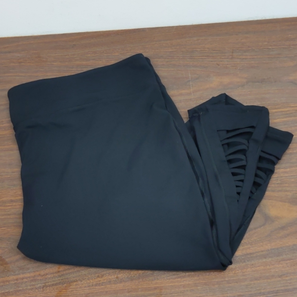 Athleta 2x Black Capris